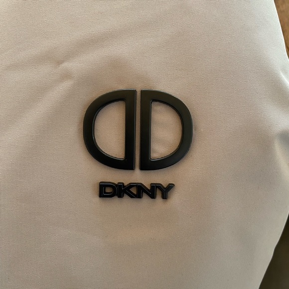 DKNY women insulated winter coat - Picture 6 of 16